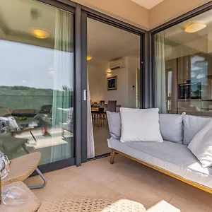 Apartment Paradiso Luxury Apartment,