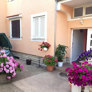 Dilja Apartman Malinska