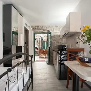  Apartment & Kartolina Kroatien
